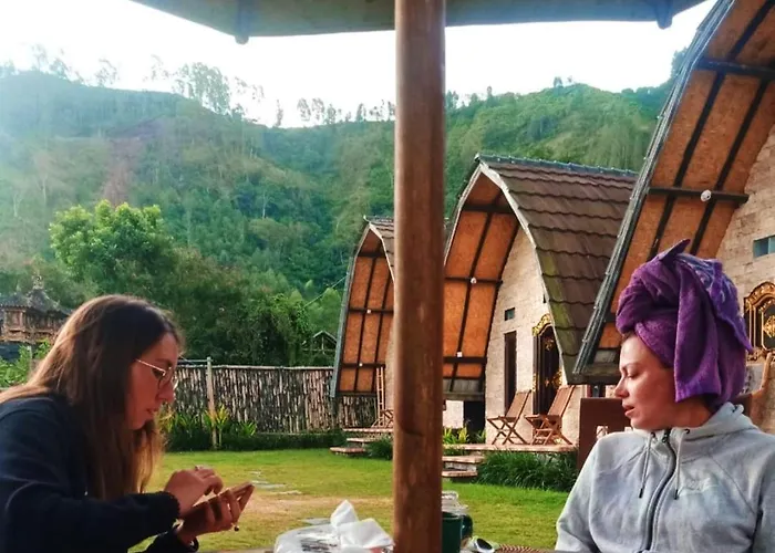 Hostel Bunbulan Hill And *