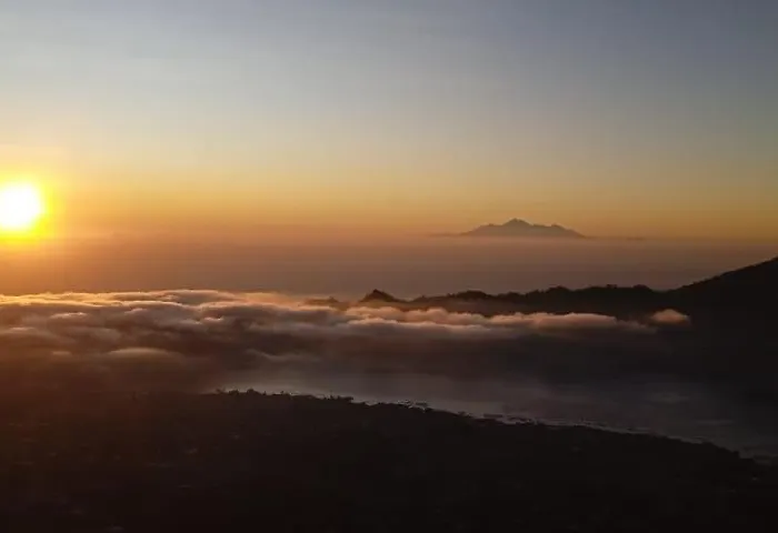 Bunbulan Hill And Hostel