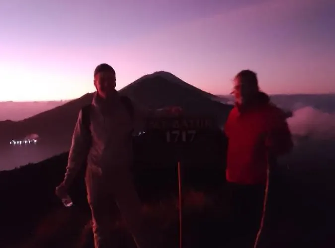 Bunbulan Hill And Hostel *